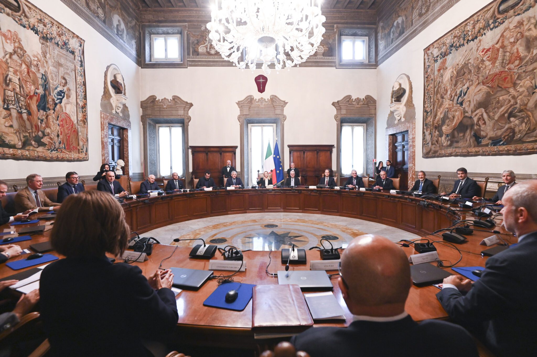 Copertina di: Manovra finanziaria 2023, riunione tecnica presso la Presidenza del Consiglio dei Ministri